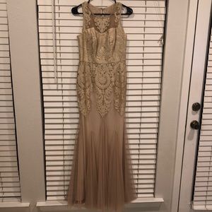 BRAND NEW ELEGANT MERMAID GOWN